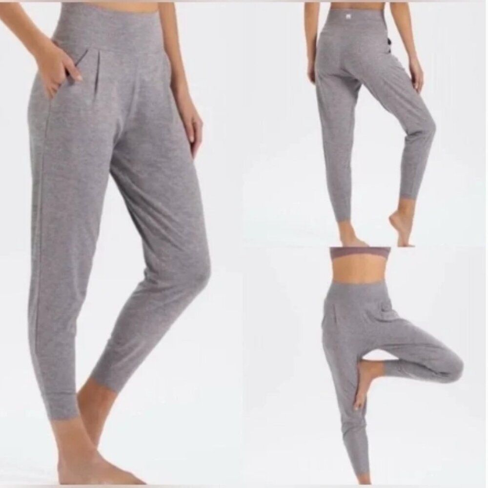 Like New! Vuori Lux At Ease Harem Style Pants Clay Heather Gray in Size M